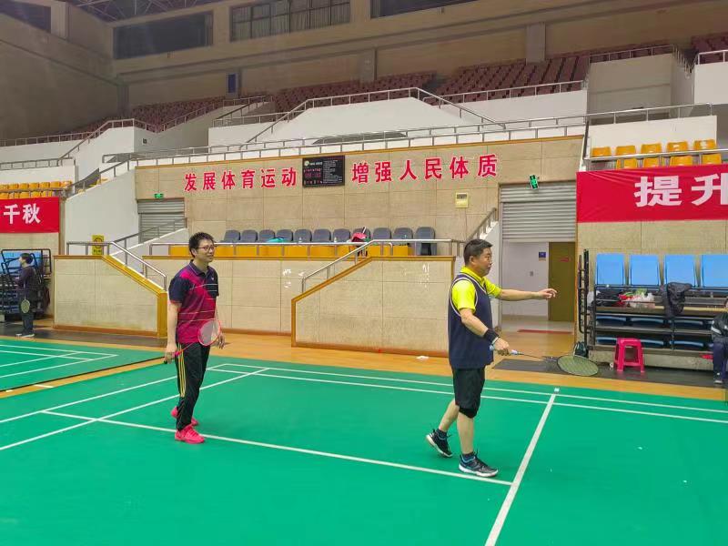 葡京国际官网：2022年教职工羽毛球比赛圆满落幕